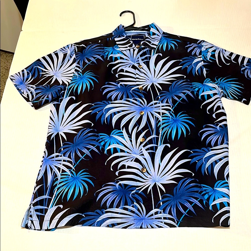 Tommy Bahama men’s 100% silk shirt short sleeve button-down multicolored